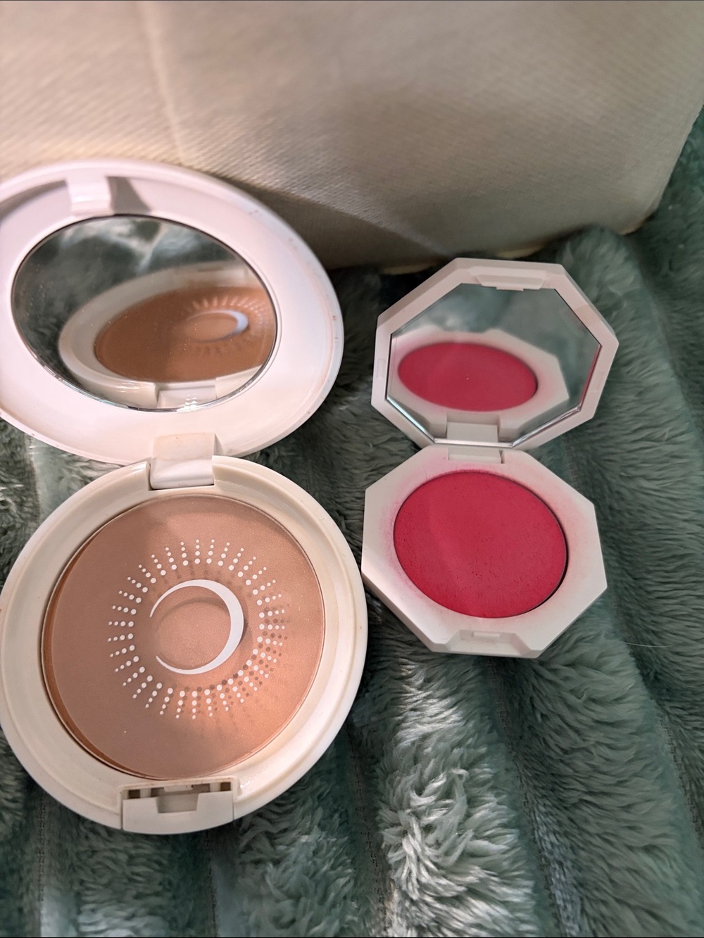Fenty Beauty Cream blush, and beach goddess bronzer - Picture 2 of 2
